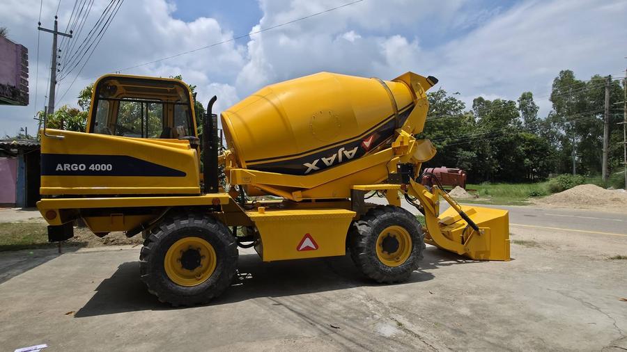 S and R Construction Ajax Argo 4000 self-loading concrete mixer